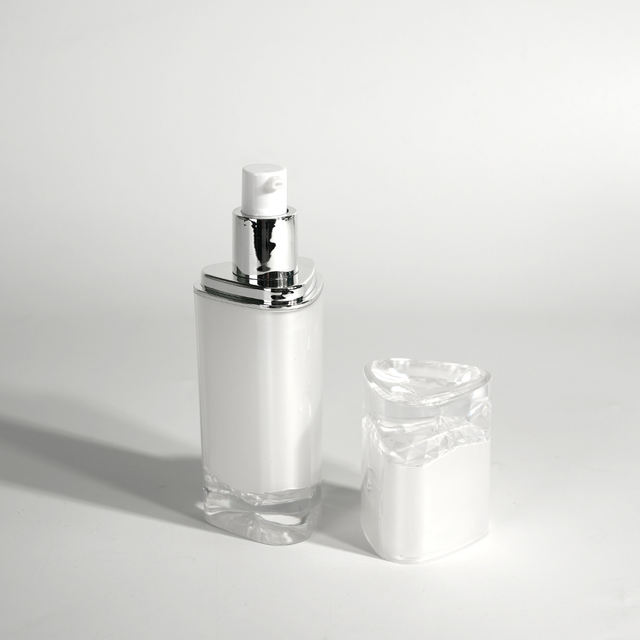 High Tech Luxury Fashionable Design 30ml Plastic Cosmetic Packaging Triangle Lotion Cream Bottle