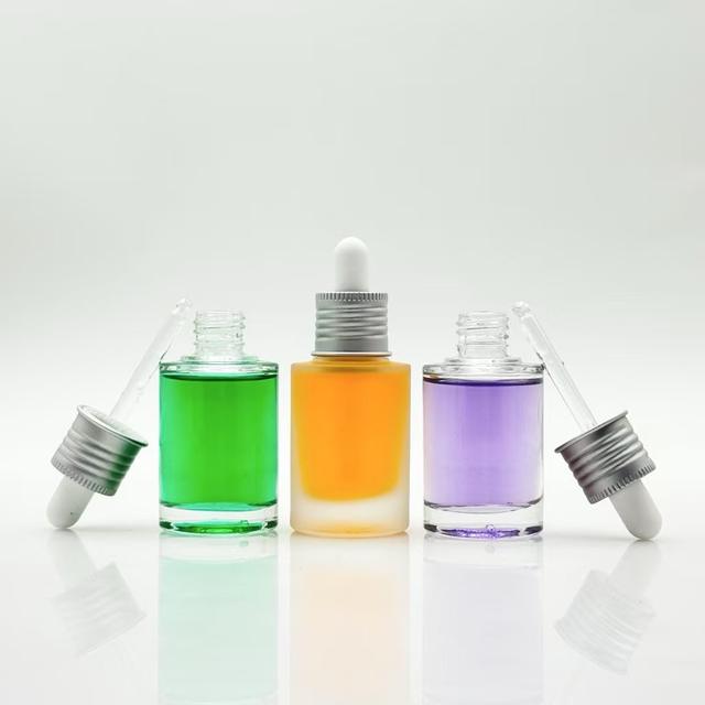New Style 30ml Flat Shoulder Unique Serums Bottle Thick Bottom Essential Oil Serum Dropper Glass Bottle with Silver Pipette