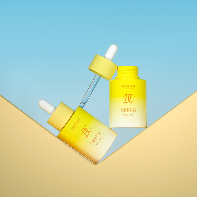 Vibrant Leakproof Stylish Screw-Cap Glass Pipette Bottles Convenient Travel Companion for Serum Oil