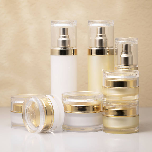 Ready to Ship Cosmetic Skin Care Serum Shower Gel Packaging Set Acrylic Cream Jars Lotion Bottles Pump Sprayer Hot